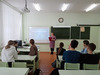 Учитель задает вопрос ребятам